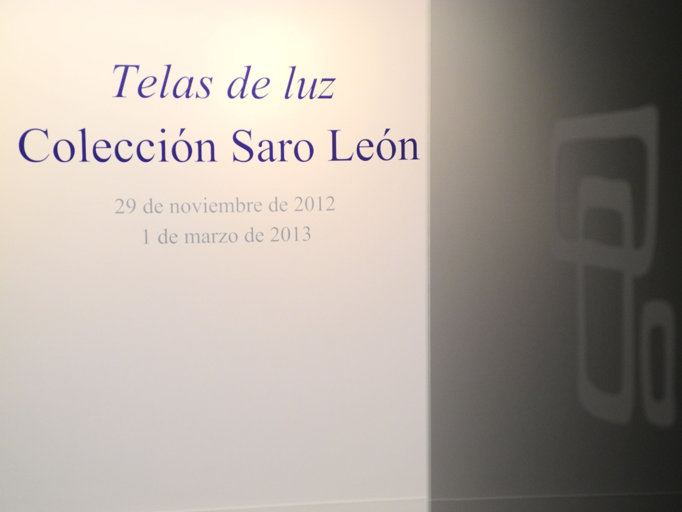 1. Imagen de Telas de luz. Exposición de la colección de arte africano contemporáneo de la Galería Saro León en Casa África