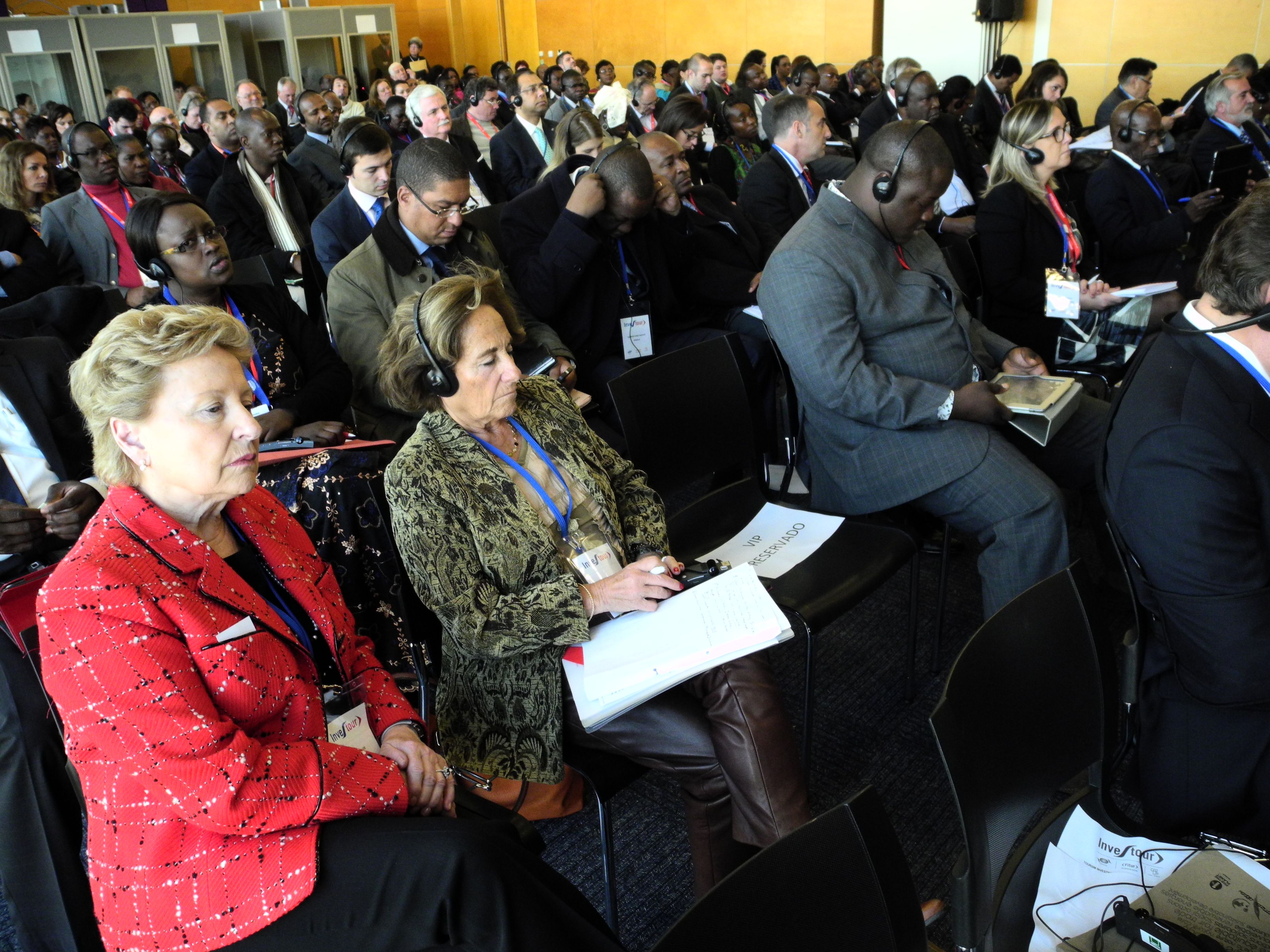 16. Imágenes de la presentación de INVESTOUR 2013