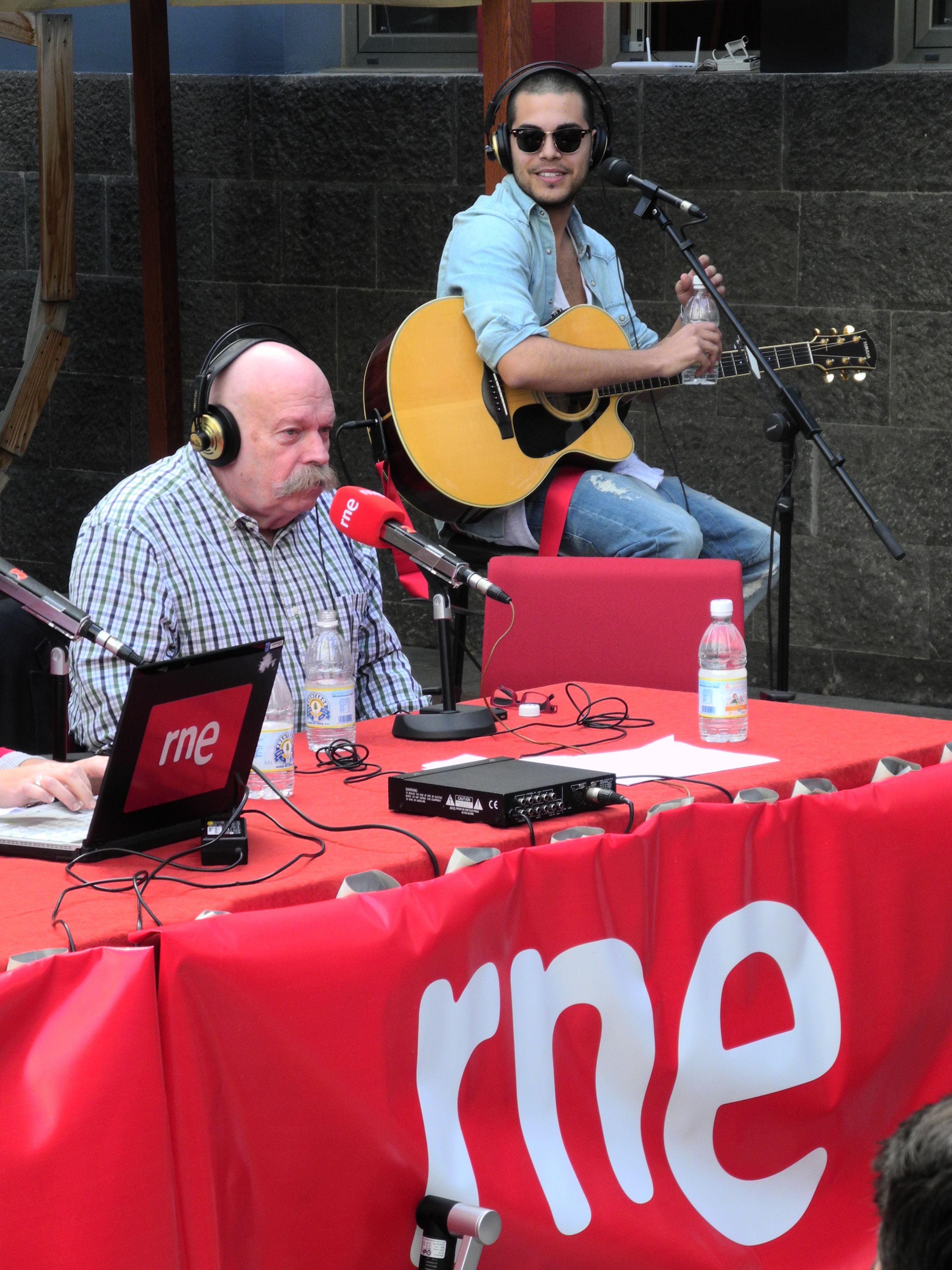 20.	José María Íñigo en su intervención en el programa  El día menos pensado de RNE en Casa África