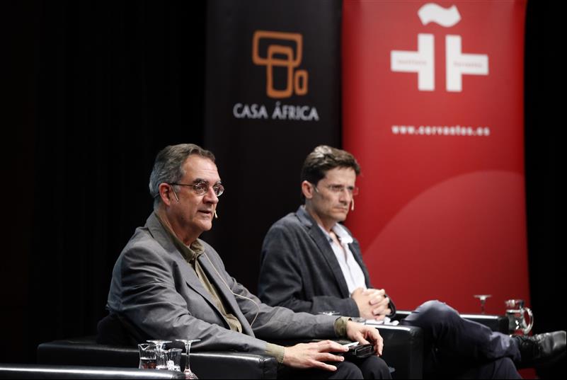 7. Intervención de Manuel J. Martín Hernández y Vicente Díaz García, en la presentación de la publicación ganadora del V Premio de Ensayo Casa África 2013 “Un modo de afrontar la ciudad africana”
