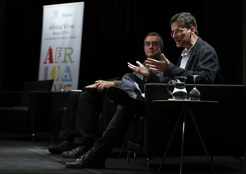 9. Intervención de Manuel J. Martín Hernández y Vicente Díaz García, en la presentación de la publicación ganadora del V Premio de Ensayo Casa África 2013 “Un modo de afrontar la ciudad africana”