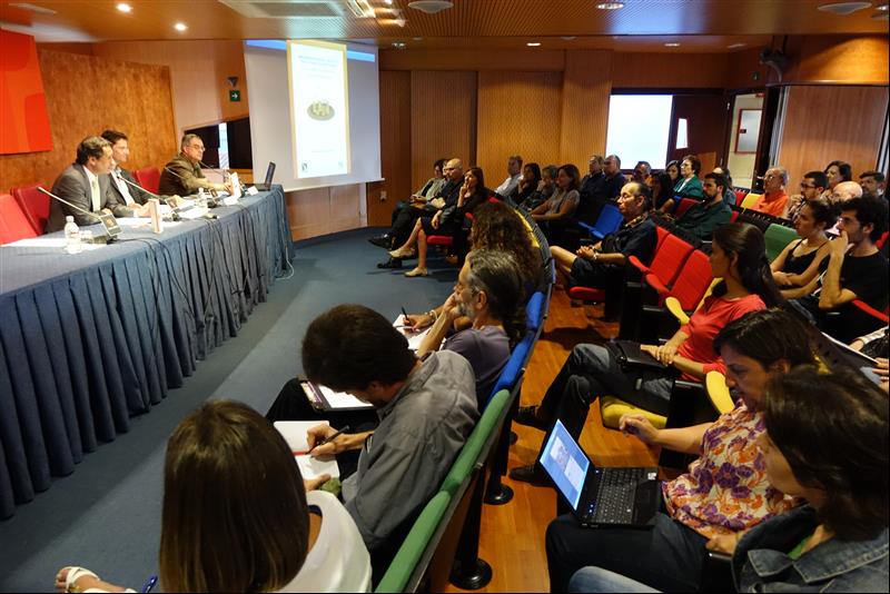 25. Presentación del libro “Un modo de afrontar la ciudad africana”, V Premio de Ensayo Casa África 2013, por  Luis Padrón, Director General de Casa África en su sede