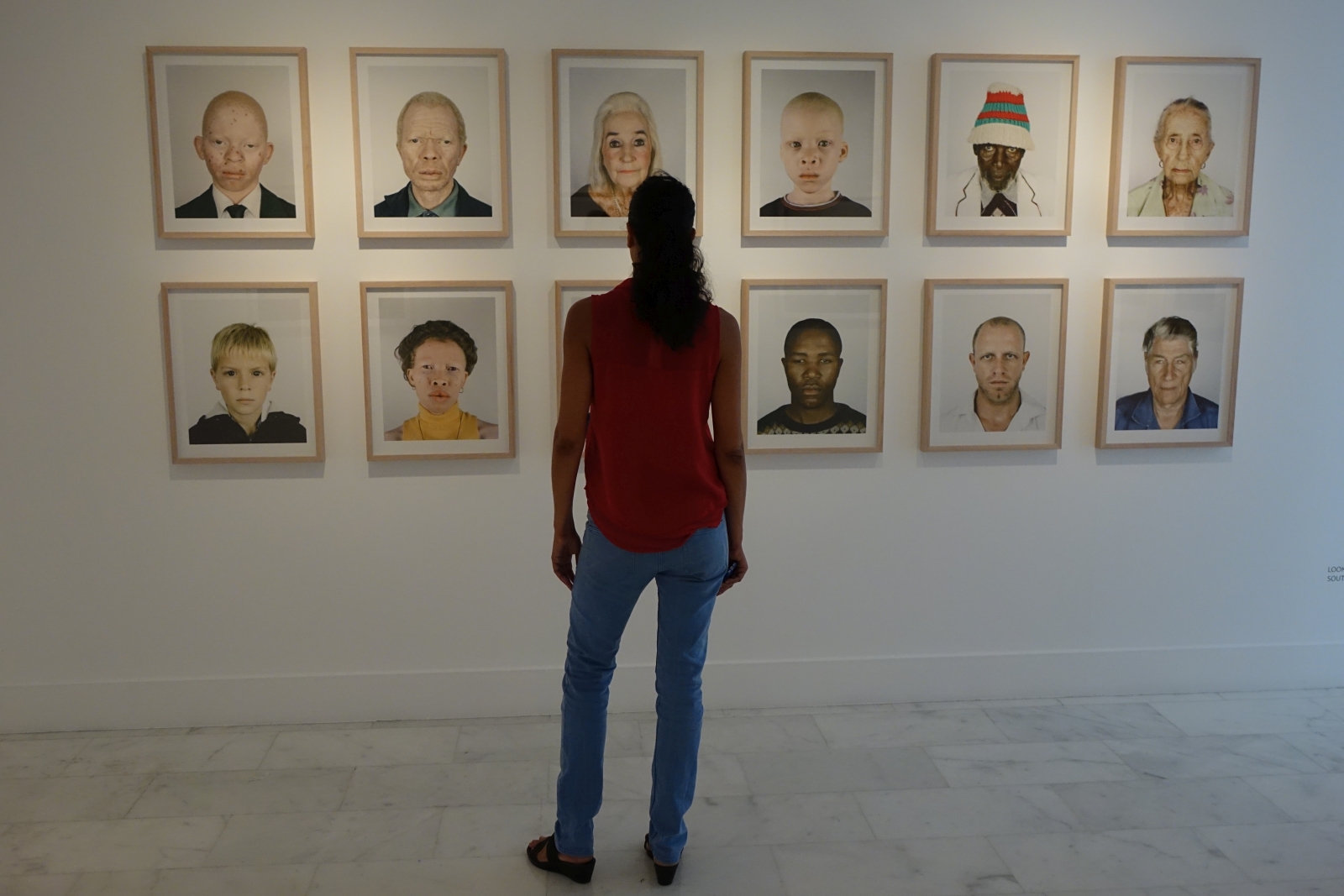 4. Exposición Éste debe ser el lugar de Pieter Hugo en Casa África y Centro Atlántico de Arte Moderno (CAAM)