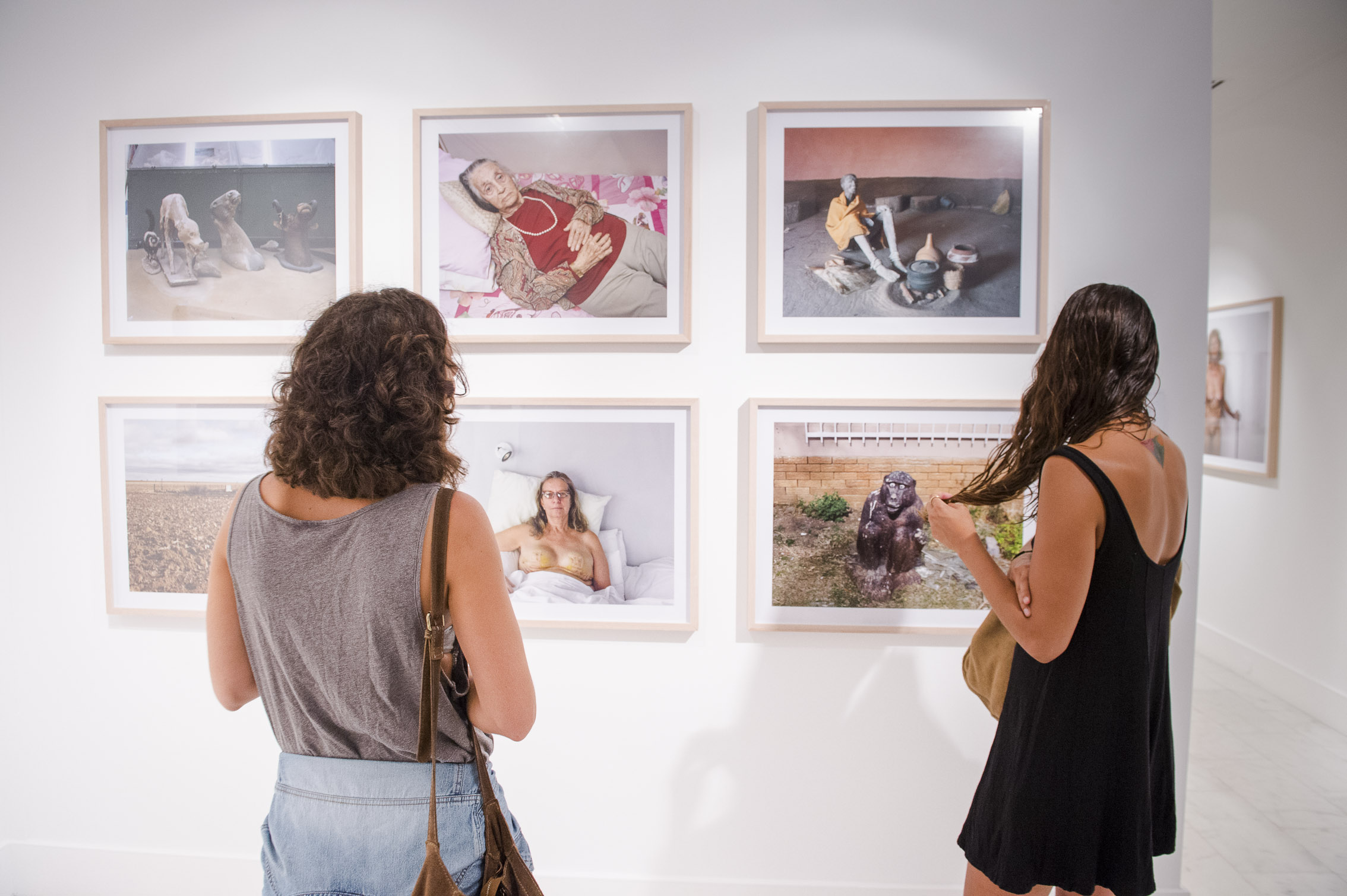 6. Exposición Éste debe ser el lugar de Pieter Hugo en Casa África y Centro Atlántico de Arte Moderno (CAAM)