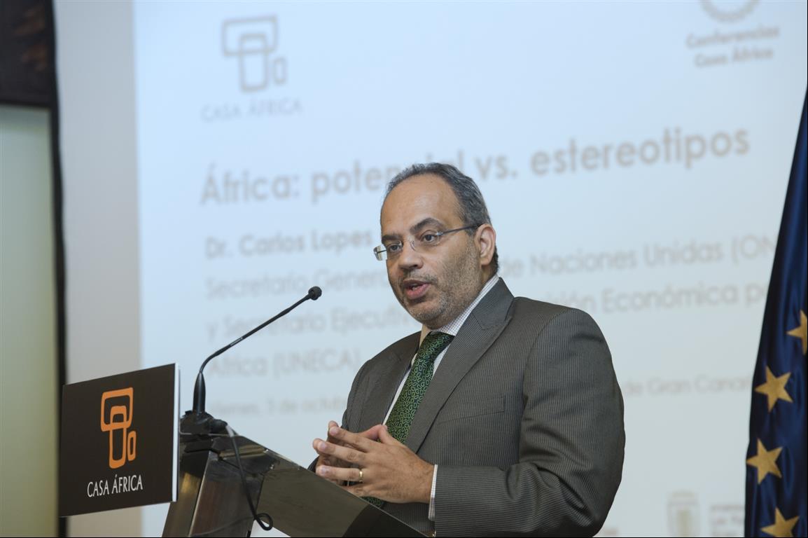 11. Intervención de Carlos Lopes, Secretario Ejecutivo de la Comisión para África de Naciones Unidas (UNECA), con la conferencia África: Potencial vs. Estereotipos “¿Una encrucijada en el Camino para África?”