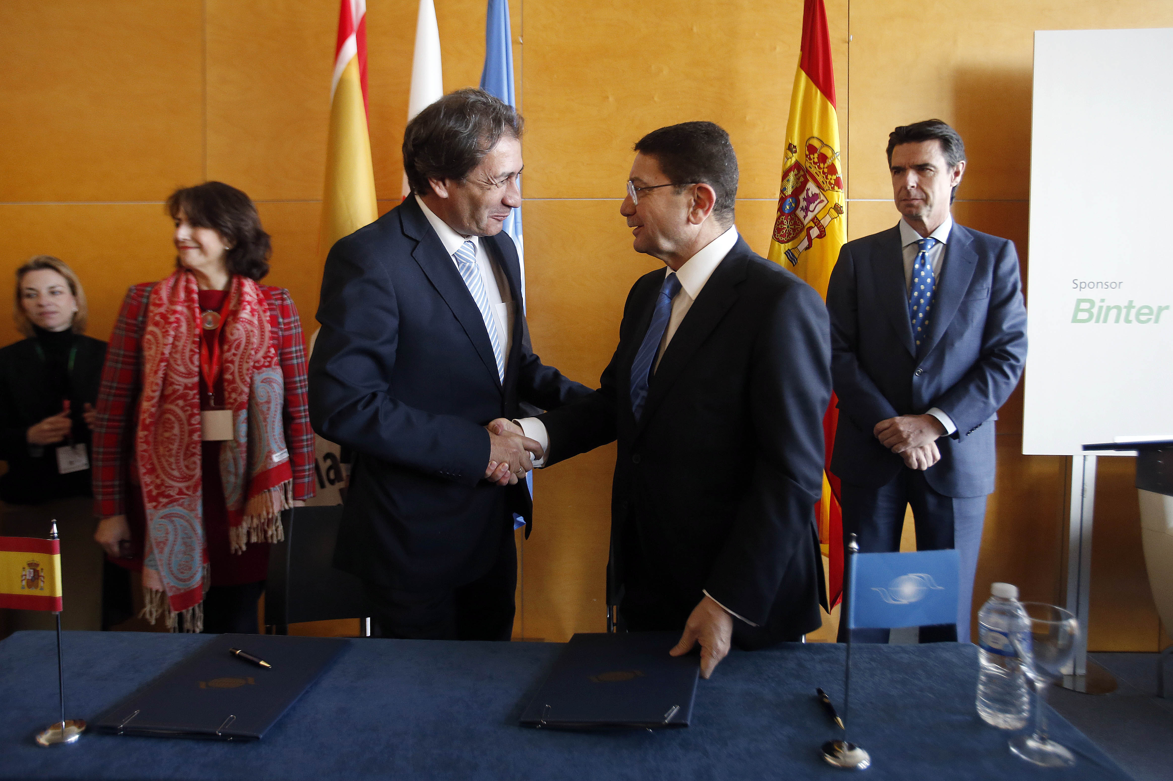 11. Firma del acuerpor por Sr. Luis Padrón, Director General, Casa África y S.E. Sr. Taleb Rifai, Secretario General, OMT