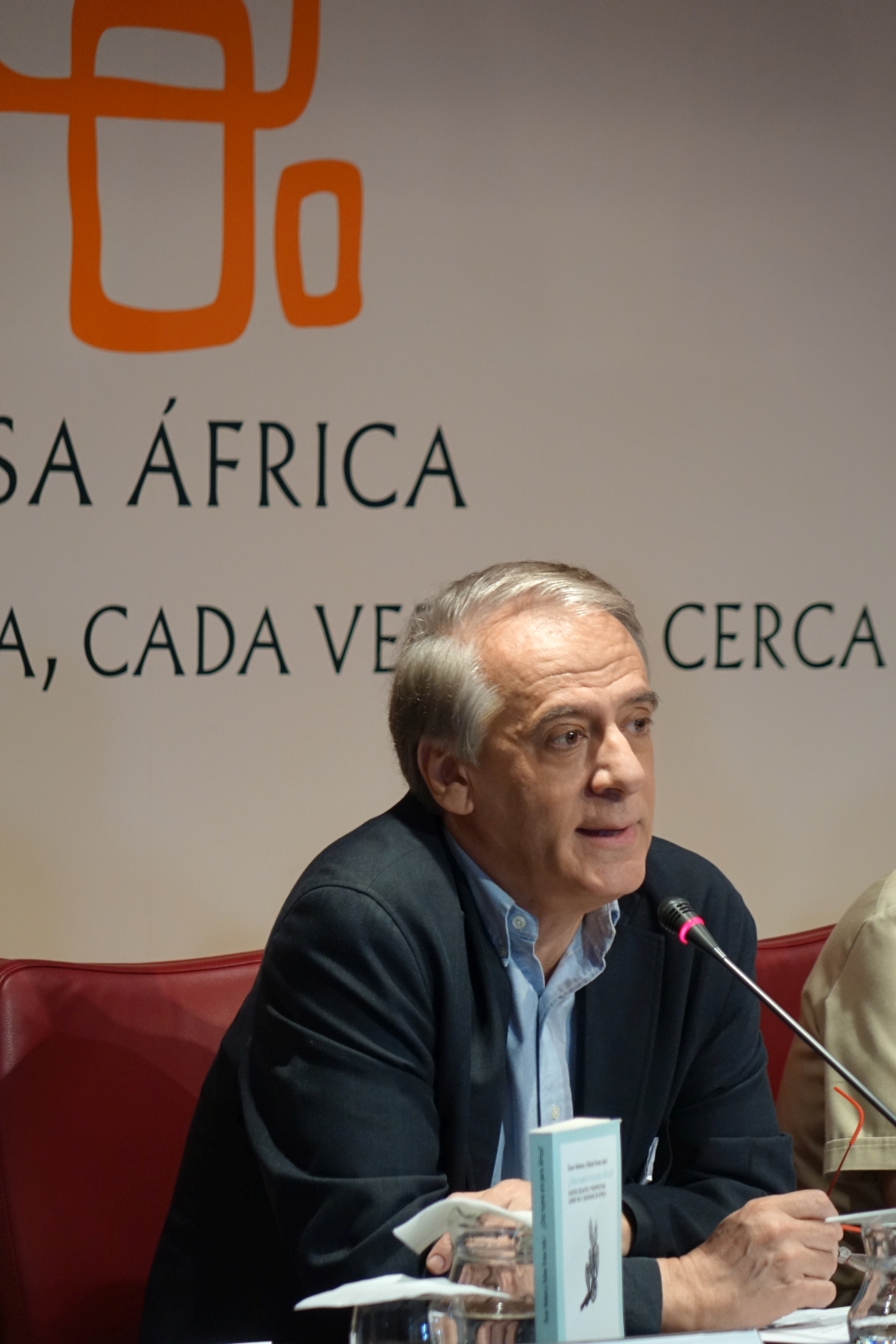 13. Intervención del periodista Ignacio Cembrero  con la ponencia  La yihad y el Magreb en  la Mesa 1: España y África, nuevos retos para la seguridad del continente