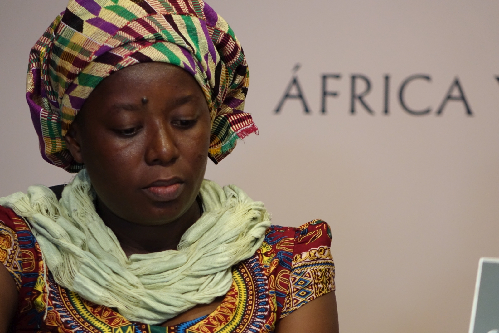 16. Imagen de Vera Magan Jawol, Vicepresidenta del African Youth Panel, panelista del Panel 2: Los retos del desarrollo económico para la juventud africana hoy