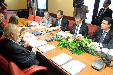 Aprobado por unanimidad el Plan Estratégico 2009-2012 de Casa África Aprobado por unanimidad el Plan Estratégico 2009-2012 de Casa África