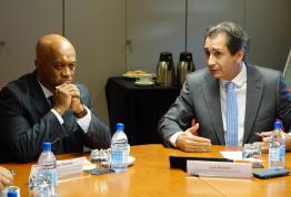 El Ministro de Exteriores y Defensa de Cabo Verde se reúne con los mandos militares de Canarias y visita la sede del PMA