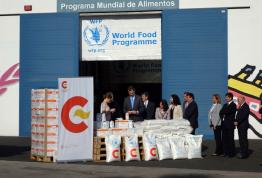 Sus Majestades los Reyes de España visitan la base logística del PMA en Gran Canaria