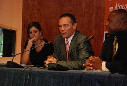 Una delegación africana que participa en Fisaldo visita Casa África
