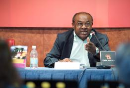 Casa África y Ediciones ElCobre presentan en Valencia 'Las tinieblas de tu memoria negra', de Donato Ndongo