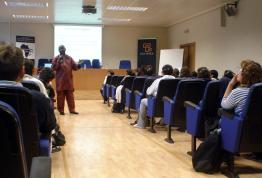 Una conferencia sobre los medios de comunicación nigerianos cierra un seminario en Valencia sobre el impacto de los medios en inmigración y desarrollo sostenible
