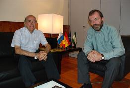 El director general de Casa África recibe al presidente de la Coordinadora Canaria de ONGD