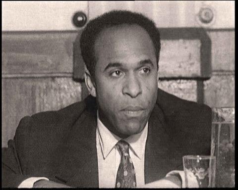 Frantz Fanon, une vie, un combat, une œuvre  [ Frantz Fanon, una vida, un combate, una obra – Frantz Fanon, His Life, His Struggle, His Work ]