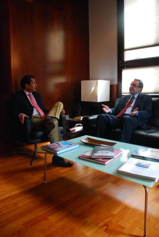 El embajador de España en Mauritania visita Casa África