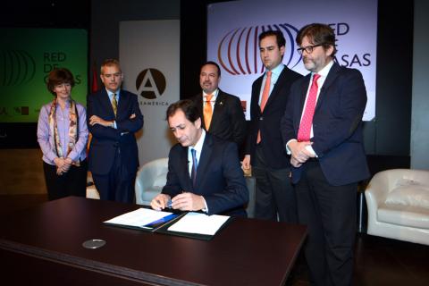 Casa África participa en la firma del protocolo de la Red de Casas