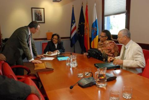 0304_ministra_caboverde04.jpg