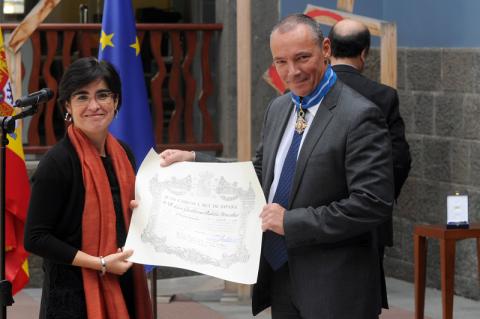 Luis Padilla recibe la Encomienda de la Orden del Mérito Civil por su trabajo en las relaciones entre España y África
