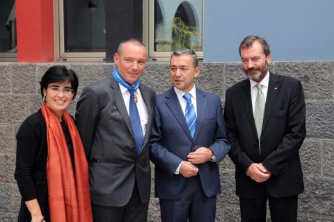 Luis Padilla recibe la Encomienda de la Orden del Mérito Civil por su trabajo en las relaciones entre España y África