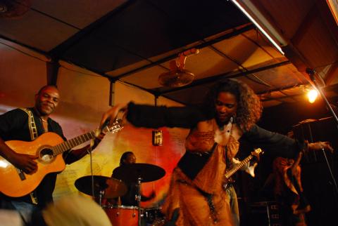 El Festival 'Dakar Vis-à-Vis' comienza con más de diez conciertos en tres salas de la capital senegalesa