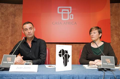 Casa África acoge la presentación de la monografía de Meschac Gaba