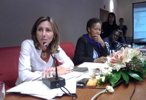 Elsa Casas se reúne con el comité de la Red de Mujeres por un Mundo Mejor en Casa África