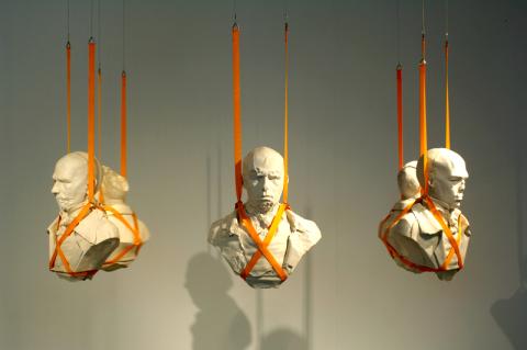 Casa África muestra en ‘Reloj de Arena Negra’ los fondos africanos del CAAM