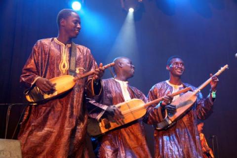 0525_africavive10.jpg