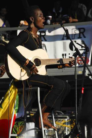 Más de 16.000 personas se despiden de África Vive en Madrid con Salif Keita, Alpha Blondy y Konono nº1