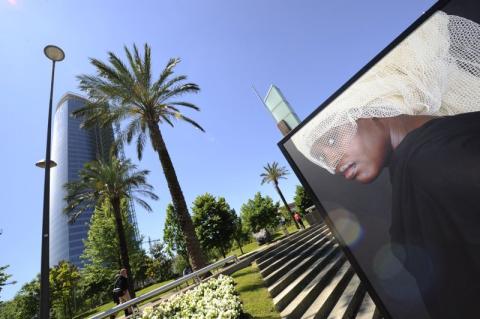 'Desvelos' llena de sensualidad la Ría de Bilbao