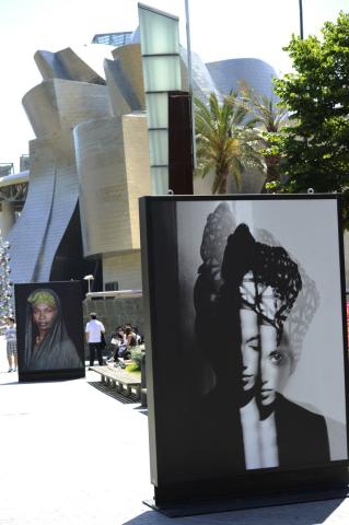 'Desvelos' llena de sensualidad la Ría de Bilbao