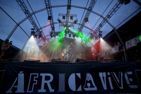 Femi Kuti arrasa en Madrid con un torbellino de afrobeat