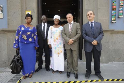 0630_visita_ministra_turismo_gambia_(6).jpg