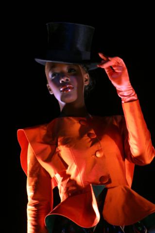 El diseñador grancanario Juan Roga deslumbra en la Dakar Fashion Week