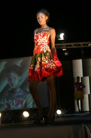 El diseñador grancanario Juan Roga deslumbra en la Dakar Fashion Week