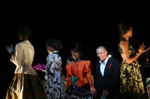 El diseñador grancanario Juan Roga deslumbra en la Dakar Fashion Week