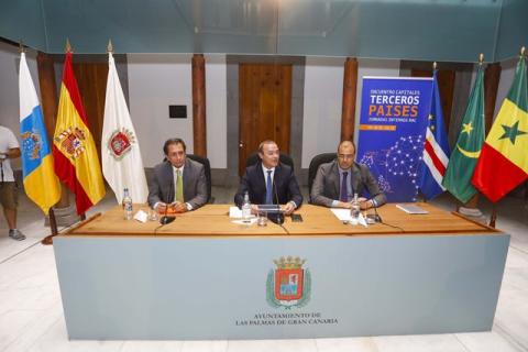 0719_enccapitales01.jpg