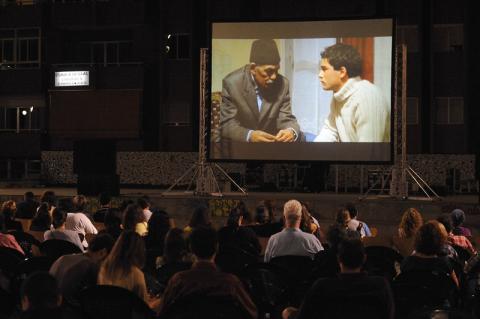 El Ramadán concluye en Las Canteras con un concierto de Oum y Dakhouse