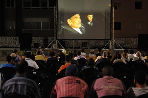 El Ramadán concluye en Las Canteras con un concierto de Oum y Dakhouse