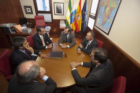 El Embajador de Estados Unidos en España visita Casa África