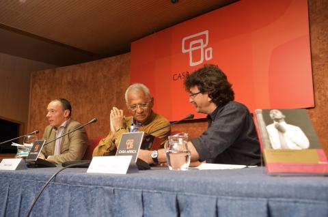 Henri Lopes: "El escritor africano contemporáneo debe plasmar la idiosincrasia del continente pero también África como parte del mundo"
