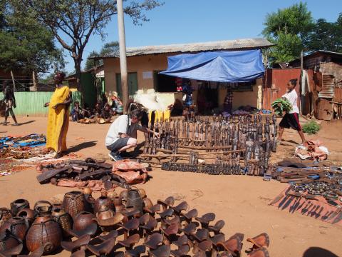 Mercado en Dimeka, tribu Hamer