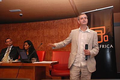 La poesía hispanocamerunesa brilla en Casa África