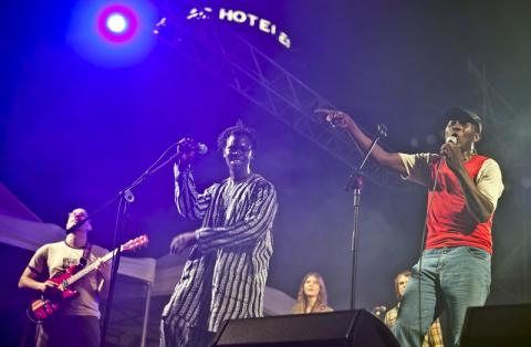 Khaled y Baloji congregan a más de 20.000 personas en la Fiesta Womad