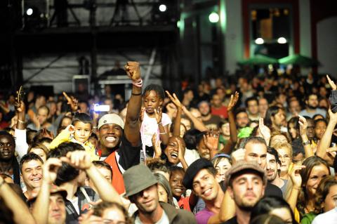 La maliense Oumou Sangaré cierra la edición más africana del WOMAD