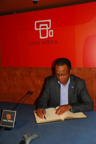 El alcalde de Praia, José Ulisses Correira Silva, visita Casa África