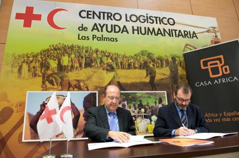 El papel de Canarias como plataforma solidaria con África, reforzado por un convenio de Cruz Roja y Casa África