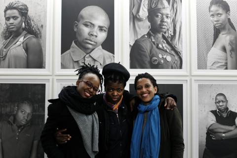 La obra de la fotógrafa sudafricana Zanele Muholi llega a Francia con una exposición producida por Casa África